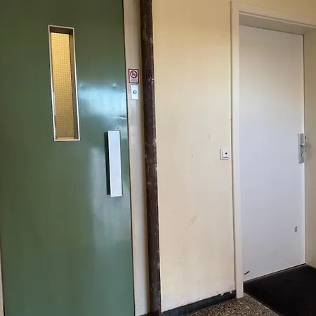 Grosse Am Hbf-vorplatz